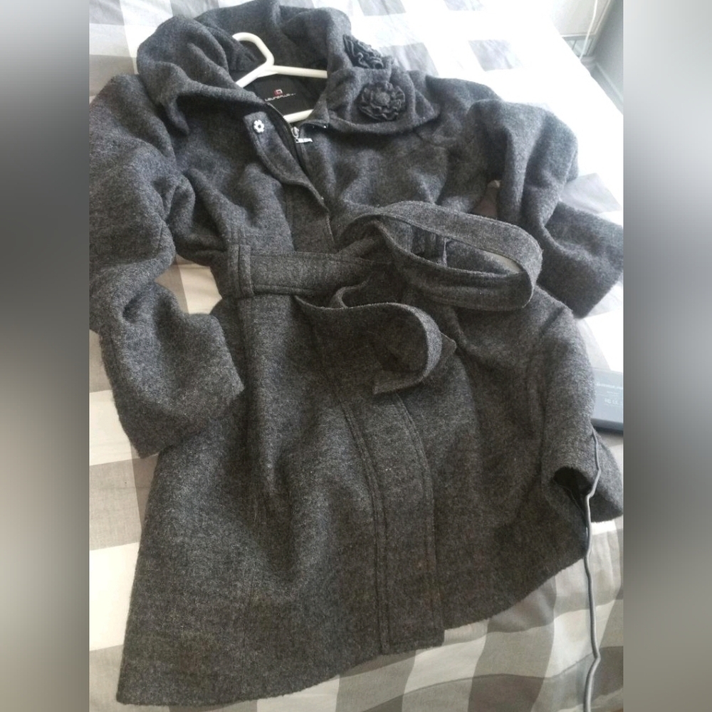 Laura Plus 14+, 16W, grey colored belted winter coat